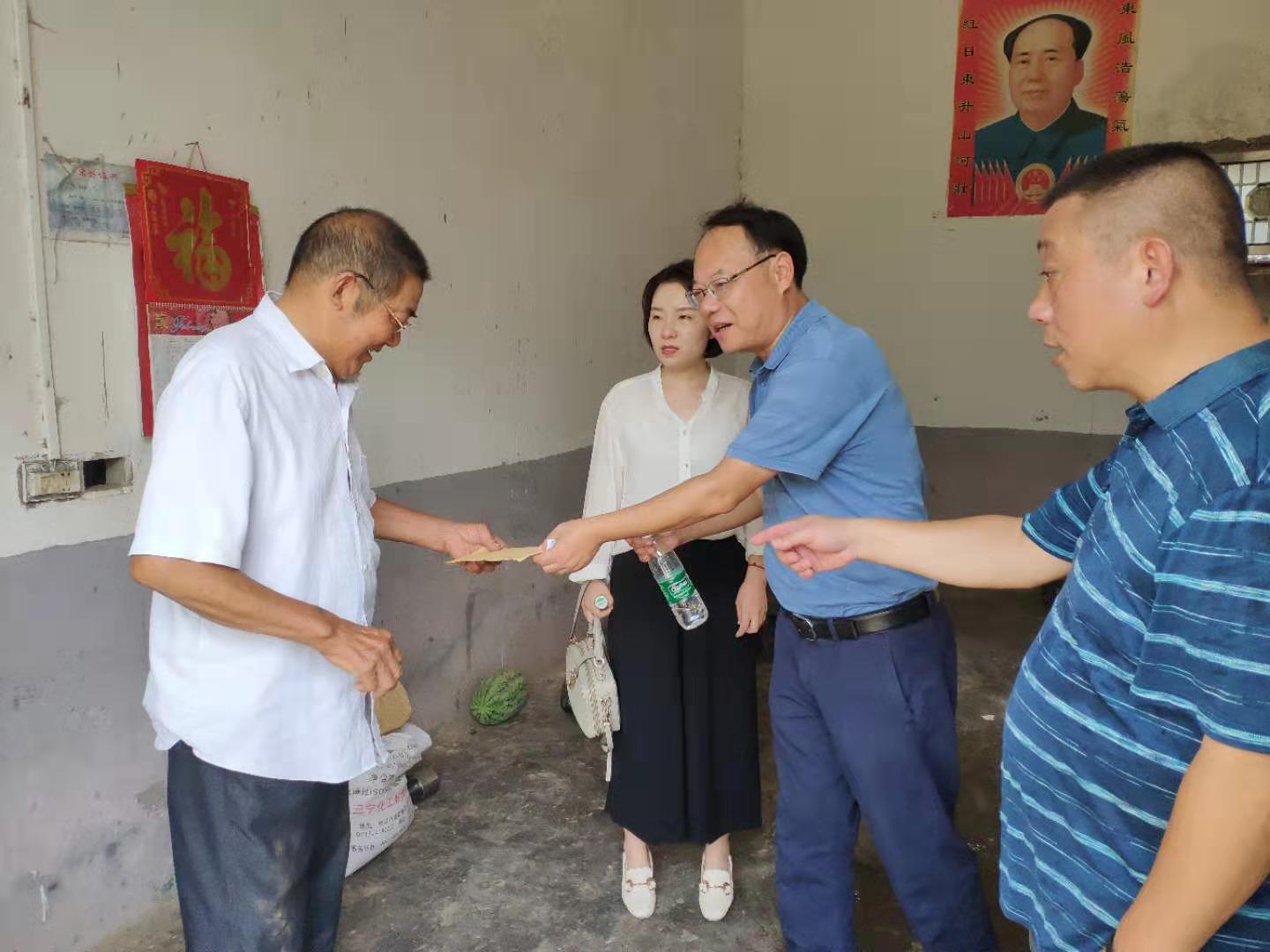 石首企业扶贫.jpg