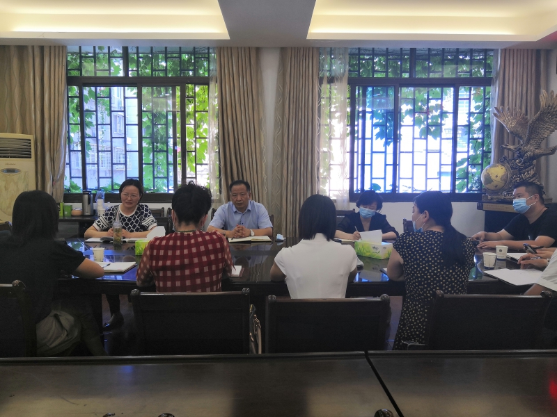 女企业家3.jpg 女企业家3.jpg