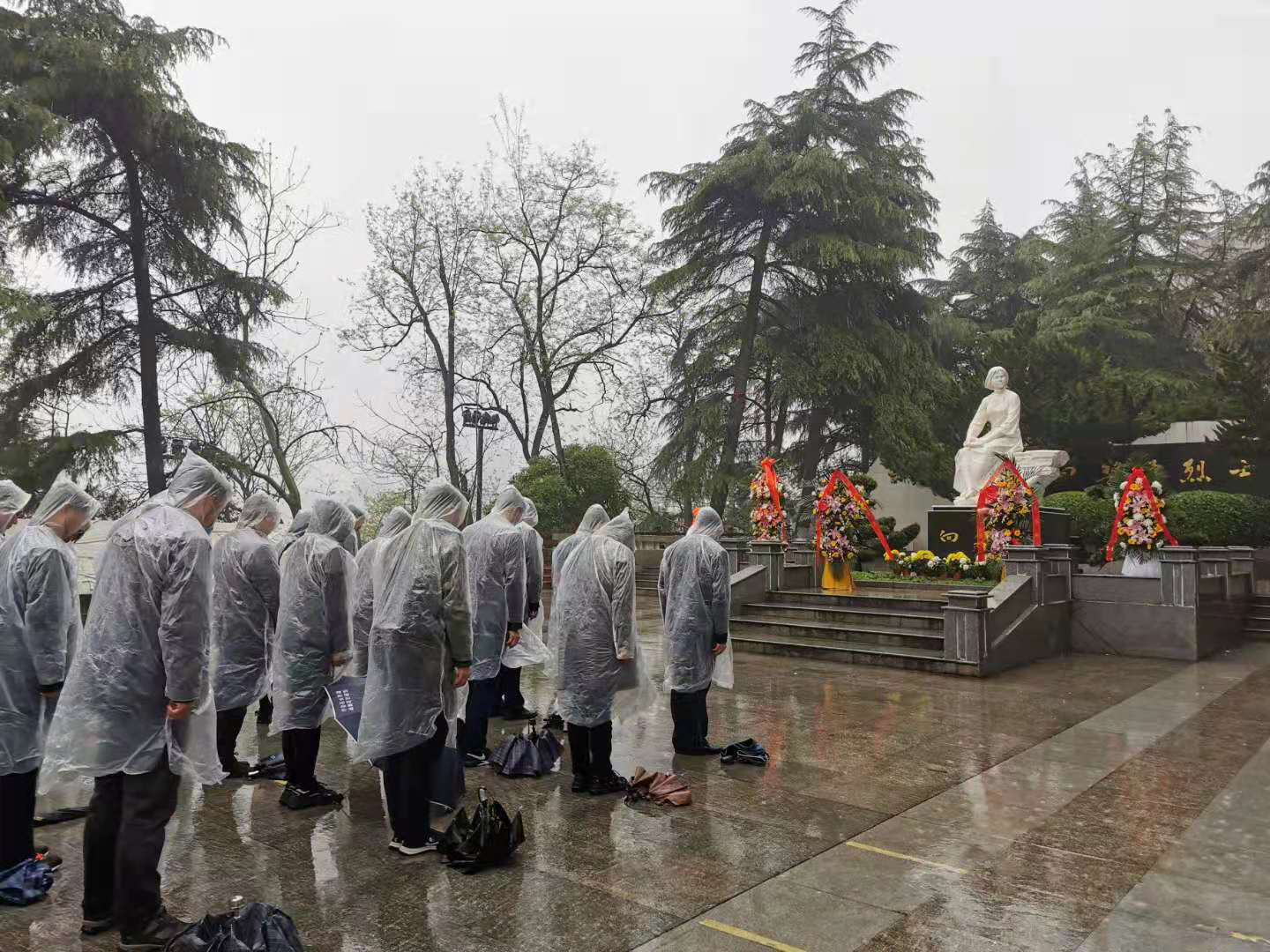 清明缅怀英烈1png.png